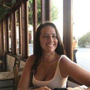 Meet your Posher, Lara